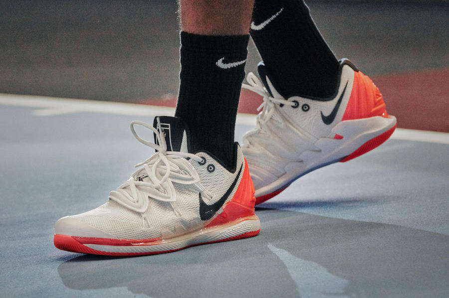 Nike,Kyire 5,Vapor X  Nike 自己玩跨界联名！这双 “Kyrie 5” 你想不到是什么鞋！