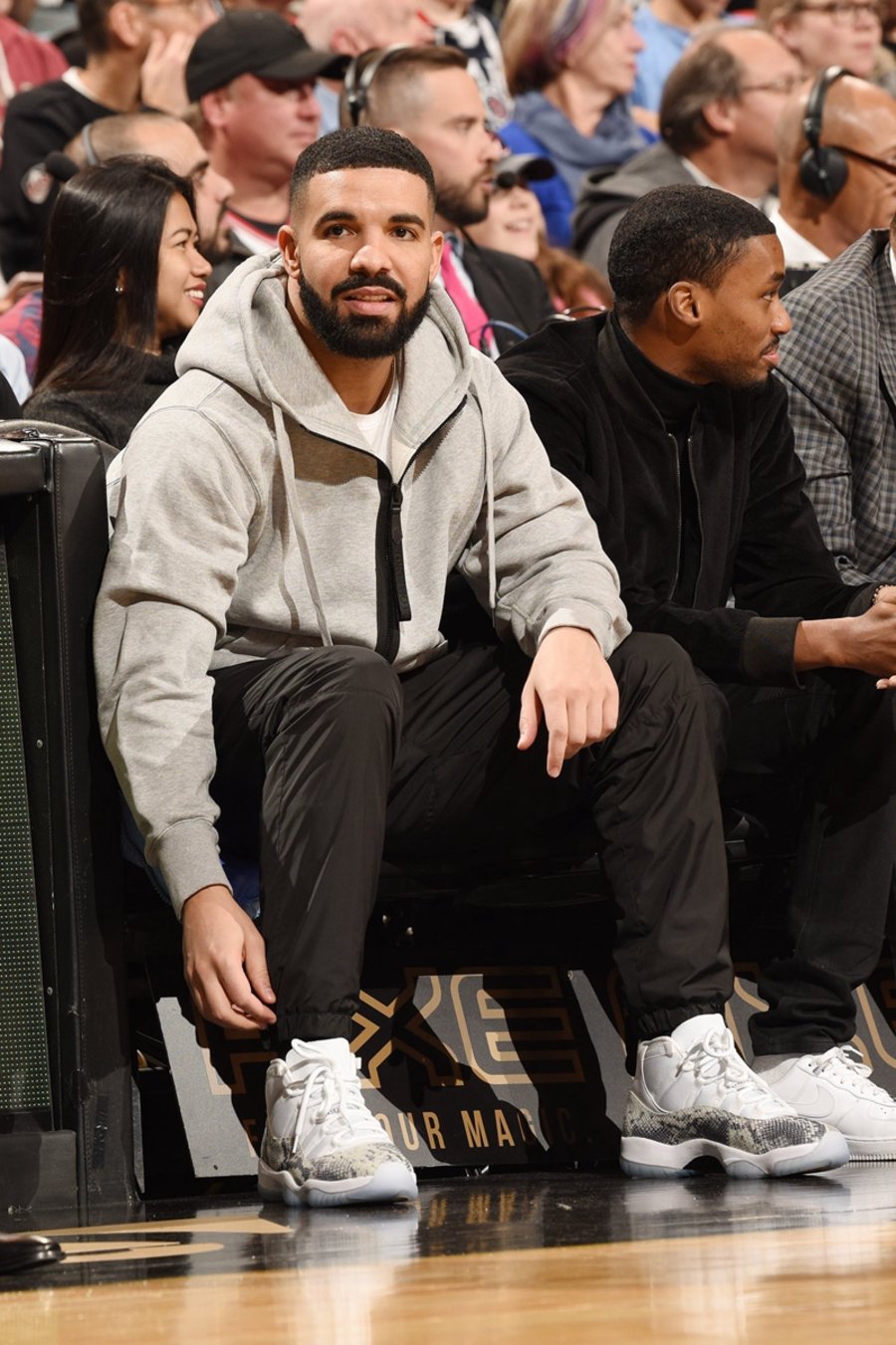 Air Jordan 11,AJ11,Drake,发售  这谁顶得住？Drake 上脚的蛇纹 Air Jordan 11 炒卖价破 10 万！