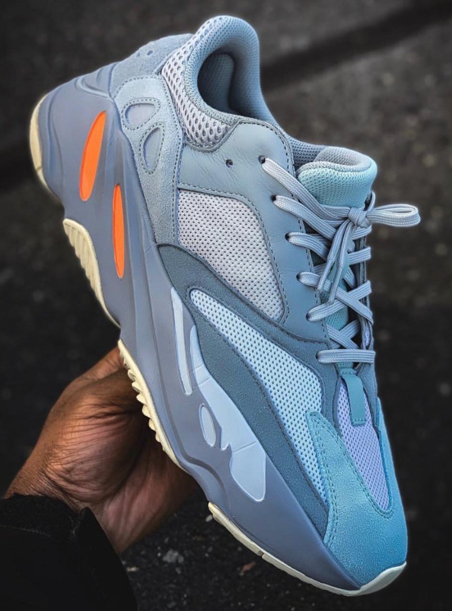 Yeezy 700,发售,kanye  回归大地色装扮！Yeezy 700 “Inertia” 实物图首次曝光