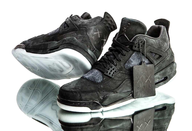 2017,年初,Jordan,Brand,与,Kaws,首次  KAWS x Air Jordan 4 有望再度联名？！今年还是三十周年纪念！