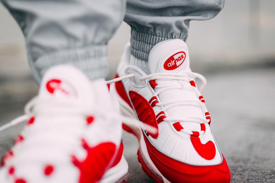 酷似,Supreme,联名,白红,Air,Max,现已,发售 640744-602 酷似 Supreme 联名！白红 Air Max 98 现已发售