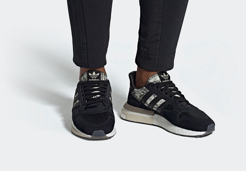 adidas,ZX 500 RM,Snake,BD7873,  永久联名之后！热门鞋型 ZX 500 RM 迎来全新蟒纹主题登场！