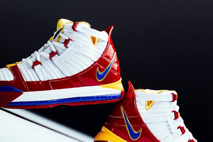Nike,LeBron 3,LBJ3,SuperBron,A  大家都想要的詹姆斯稀有 PE！LeBron 3 超人配色实物近赏