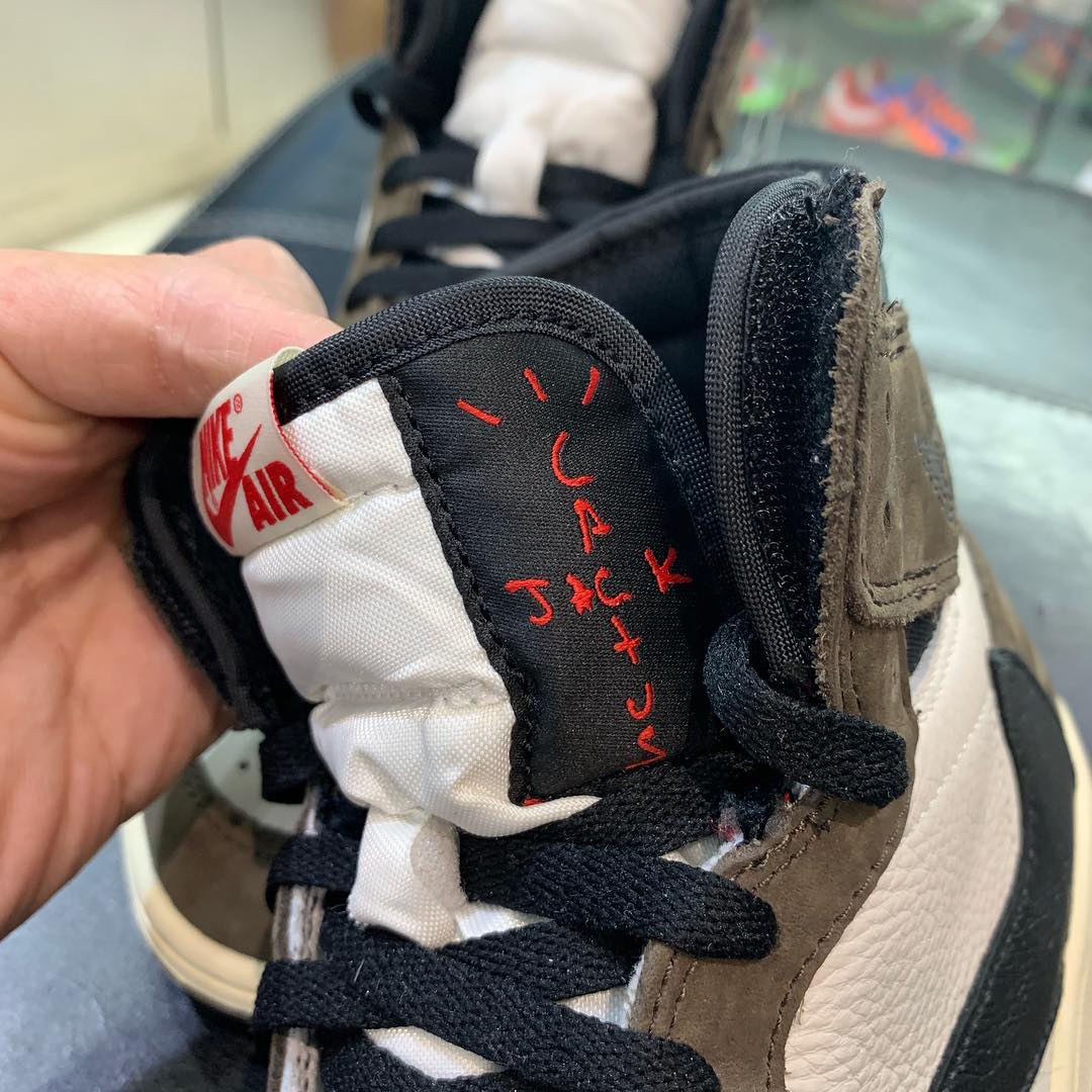 Nike,Travis Scott x Air Jordan  Travis Scott x Air Jordan 1 全新细节图曝光！最早 4 月发售