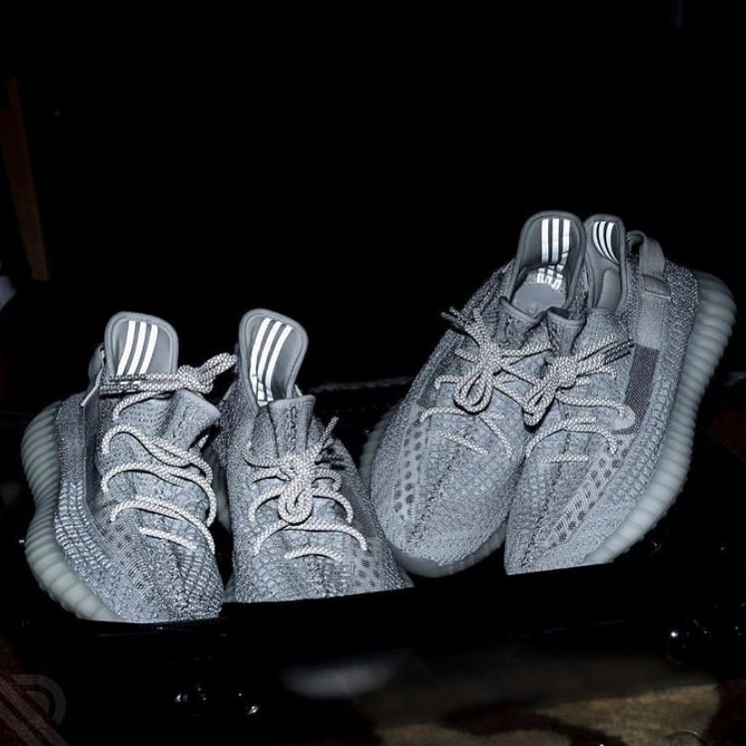 Yeezy,350,种,「,设计,套路,」,让,你最,动心,  Yeezy 350 V2 的 4 种「设计套路」，让你最动心的是哪种？