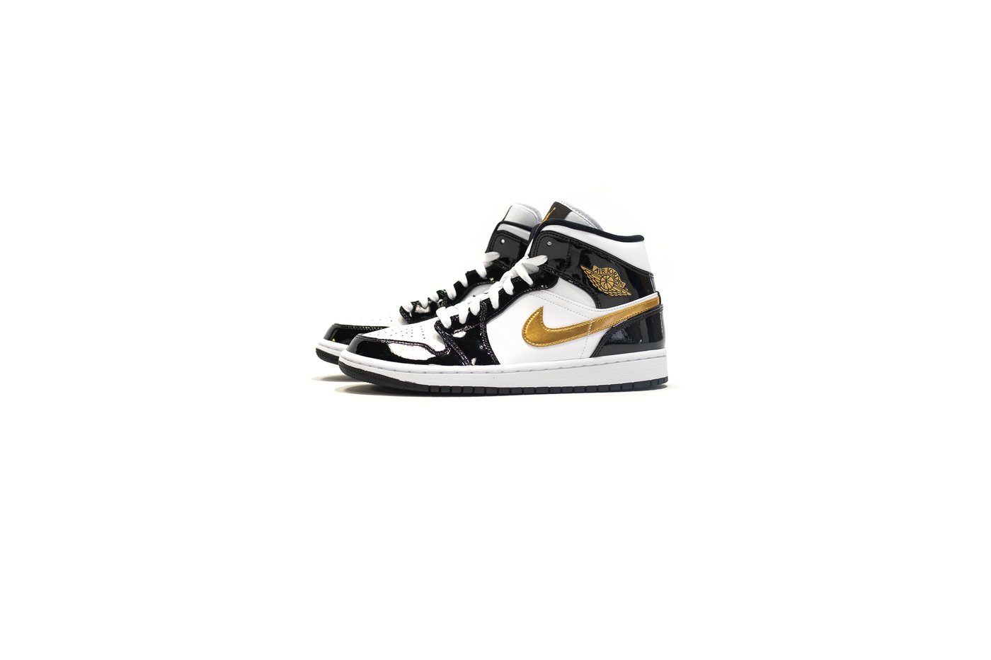 852542-007,AJ1,Air Jordan 1 852542-007AJ1 够亮眼！这双「黑金漆皮新鞋」要做街头的吸睛王！