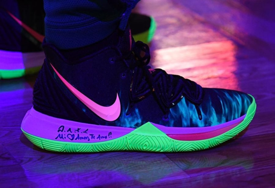 Kyrie 5,Nike,明星,上脚  超炫的通灵装扮！欧文上脚 Kyrie 5 全新配色