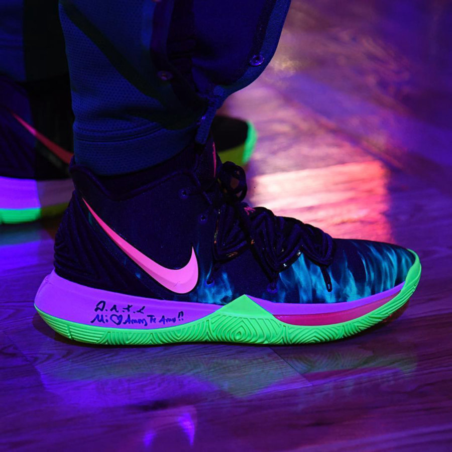 Kyrie 5,Nike,明星,上脚  超炫的通灵装扮！欧文上脚 Kyrie 5 全新配色
