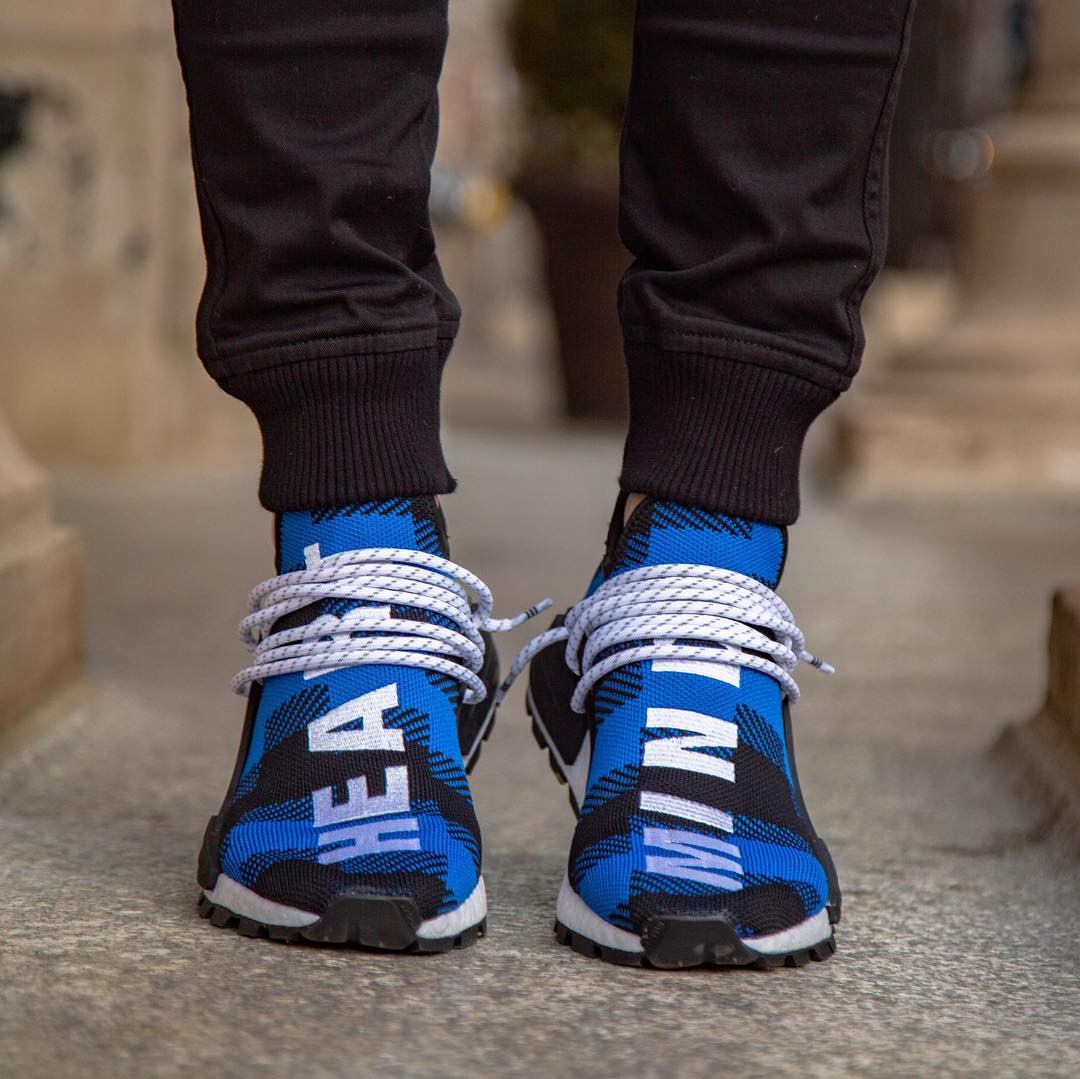Pharrell Williams x BBC x adid  酷似黑蓝衬衫的鞋面质感！菲董联名 BBC x Hu NMD 上脚欣赏！