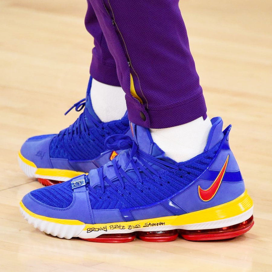 CD2450-400,LBJ16,LeBron 16,Nik CD2450-400 本尊上脚！詹姆斯亲自展示「蓝超人」LeBron 16 “SuperBron”