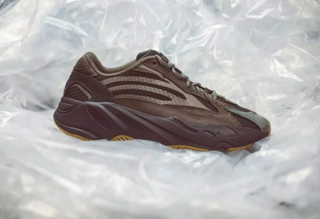 EG6860,Yeezy 700 EG6860 明天官网发售！Yeezy 700 V2 Geode 的 3M 反光效果也格外炫目！