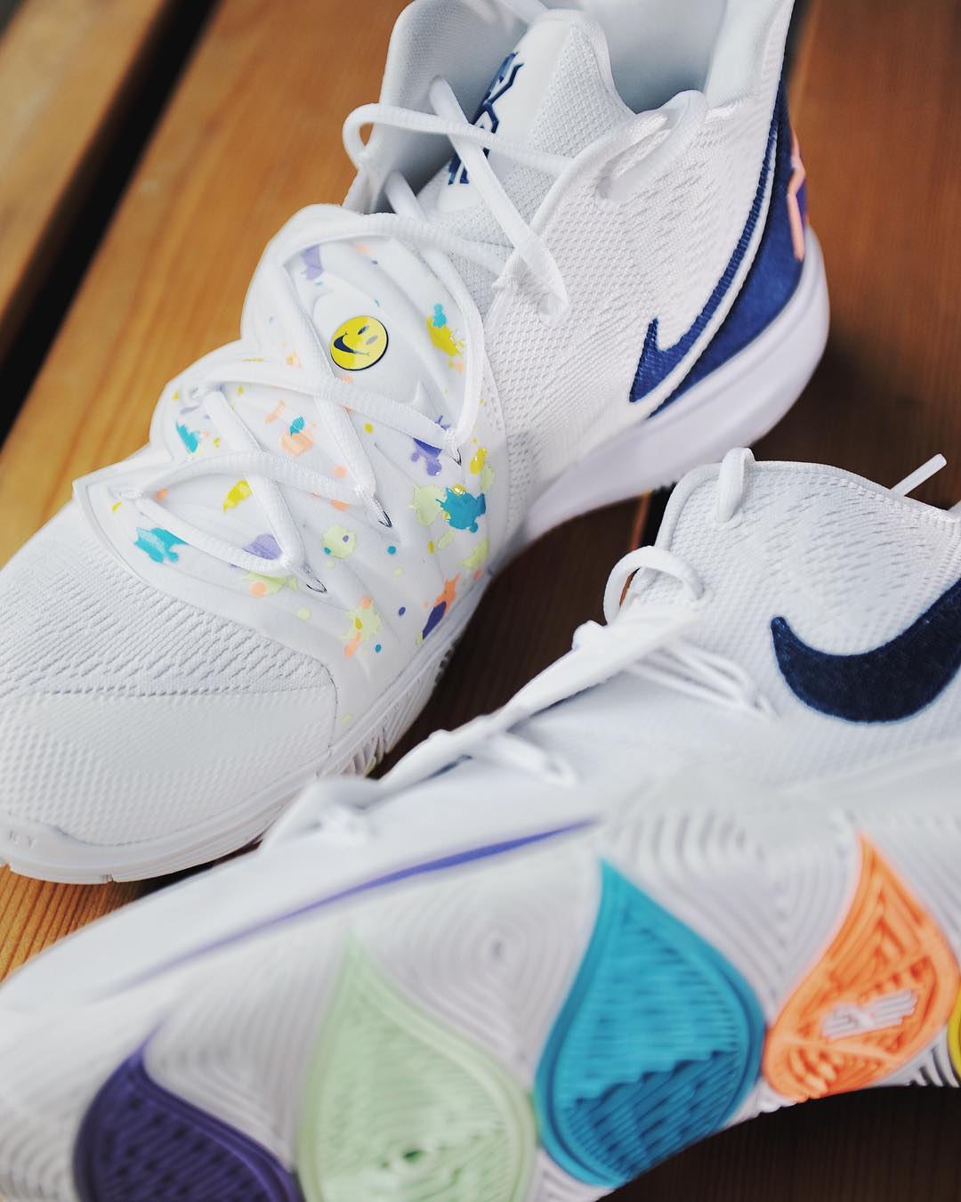 Nike,Kyrie 5,Have a Nike Day,发  周末约场球？Kyrie 5 “Have a Nike Day” 实物美图来了！