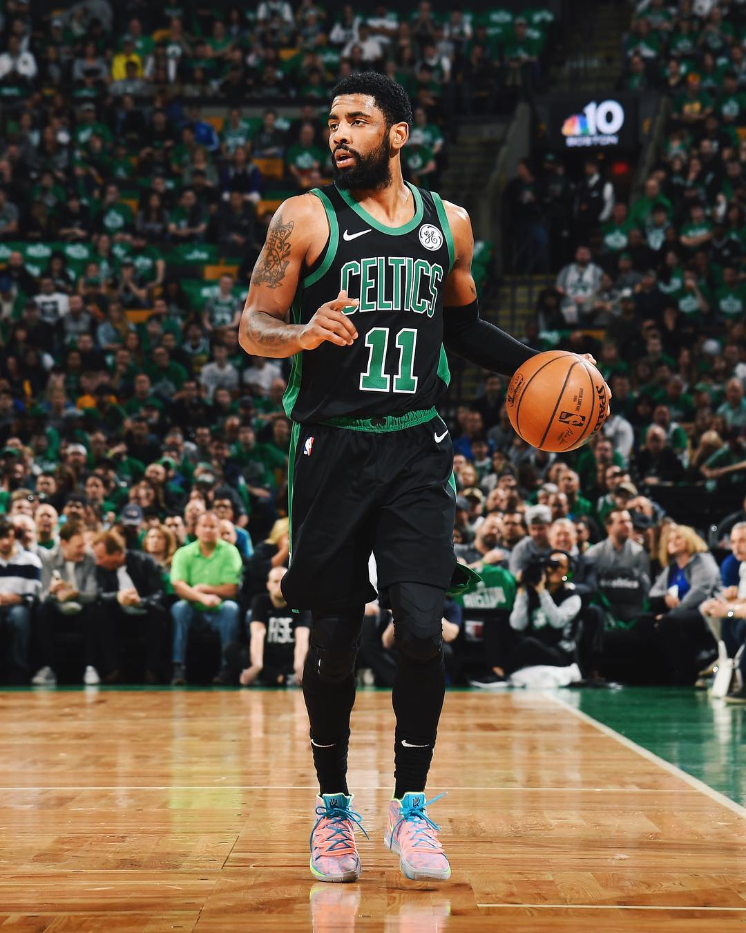 Nike,Kyrie 5,欧文  醒目马卡龙色配色！欧文上脚 Kyrie 5 PE 战靴！