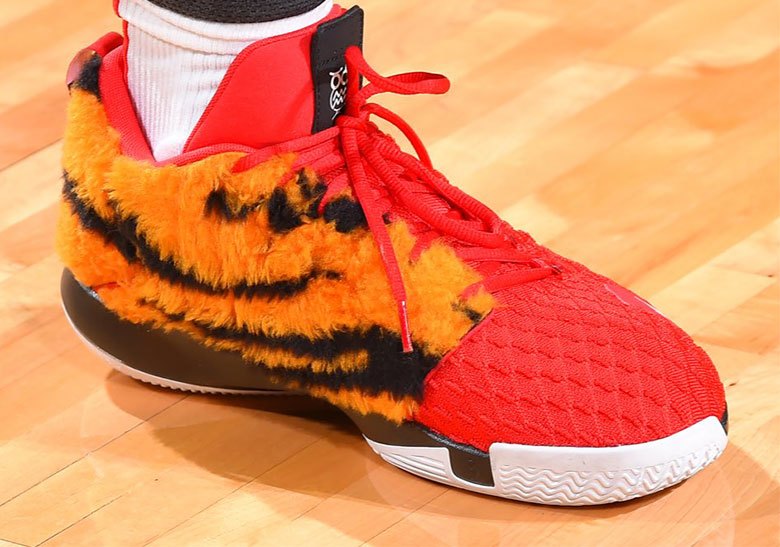 Jordan,Nike,CP3,发售,Tiger  致敬老虎伍兹！保罗季后赛上脚 Jordan CP3.XII “Tiger”