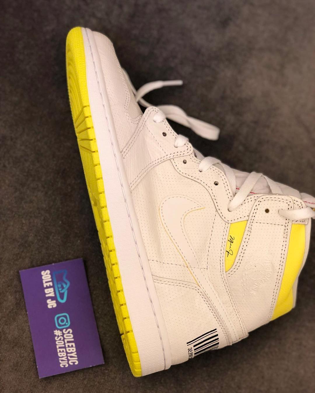 Air Jordan 1,AJ1,555088-170  Air Jordan 1 又有新操作！这次是前所未见的条形码设计！