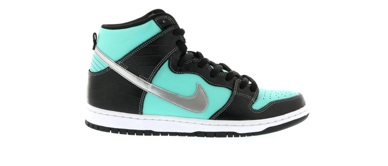 Nike,V-Love OX,AR4269-100,发售  Tiffany 蓝又来了！不过这次的球鞋造型有点怪！