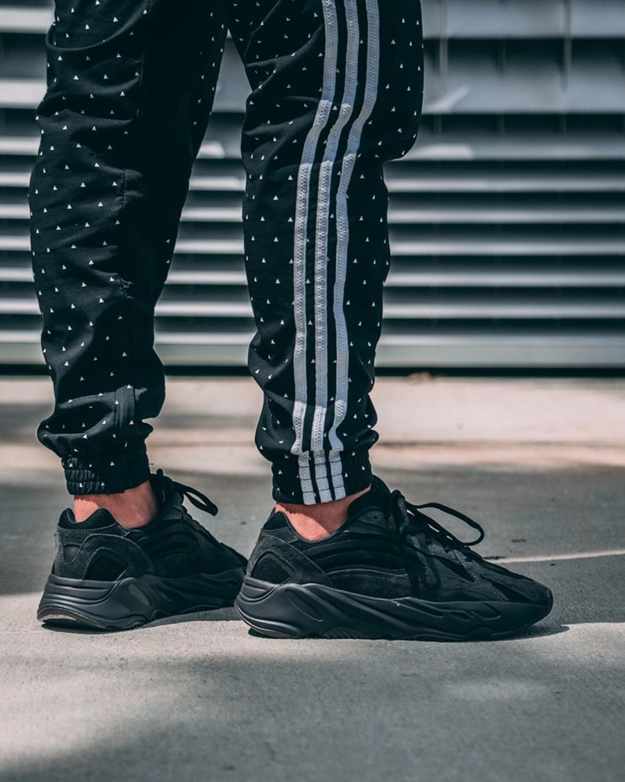 发售,FU6684,Vanta,700,Boost,Yeez  超帅黑魂配色！Yeezy 700 V2 “Vanta” 最新上脚美图来了！