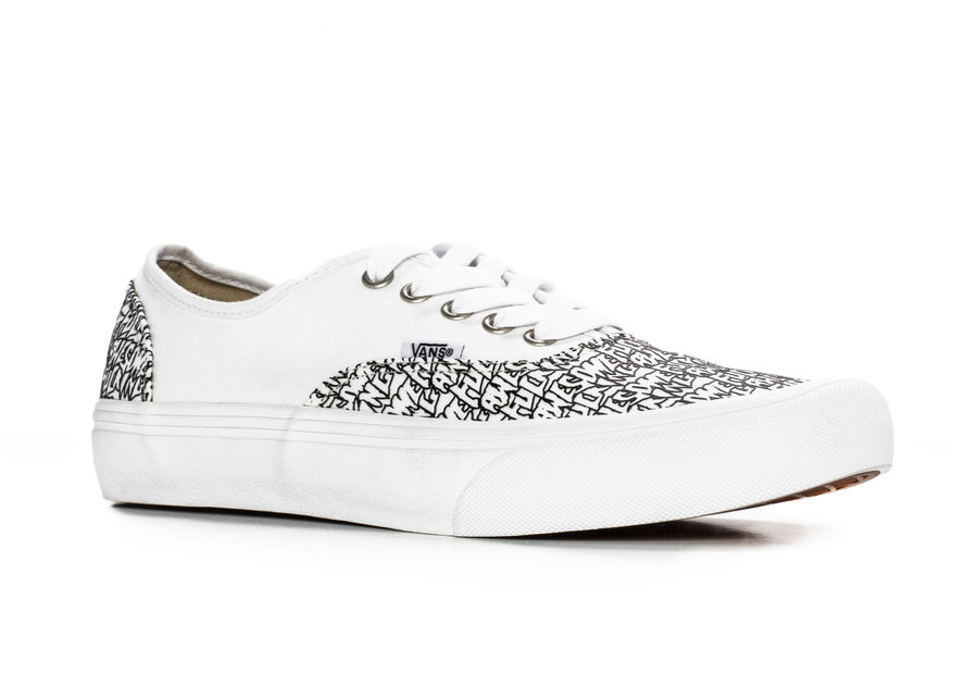 Fucking Awesome,Vans,发售  Vans 全新联名登场！这次与 Supreme 还有点关系！