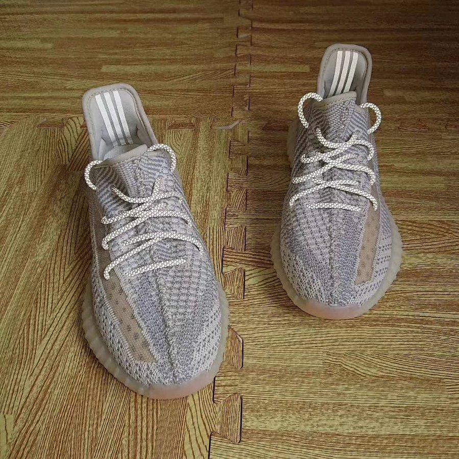 Yeezy Boost 350 V2,adidas,发售  芝麻侧透 Yeezy 350 实物图再度曝光！后跟鞋提没了？