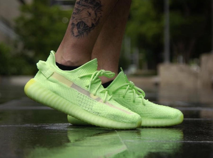 adidas,yeezy,发售  预售价格破 ￥2500！夜光 Yeezy 350 V2 本月底发售