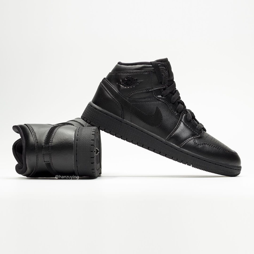 Nike,Air Jordan 1 Mid,发售  低调出众的质感！黑魂 Air Jordan 1 Mid 实物图曝光