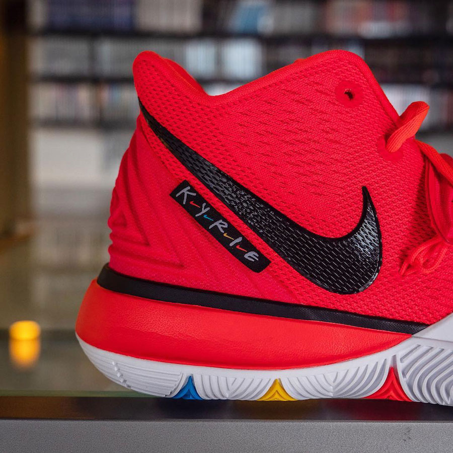 Nike,Kyrie 5,  《老友记》主题！全新配色 Kyrie 5 “Friends” 谍照首度曝光