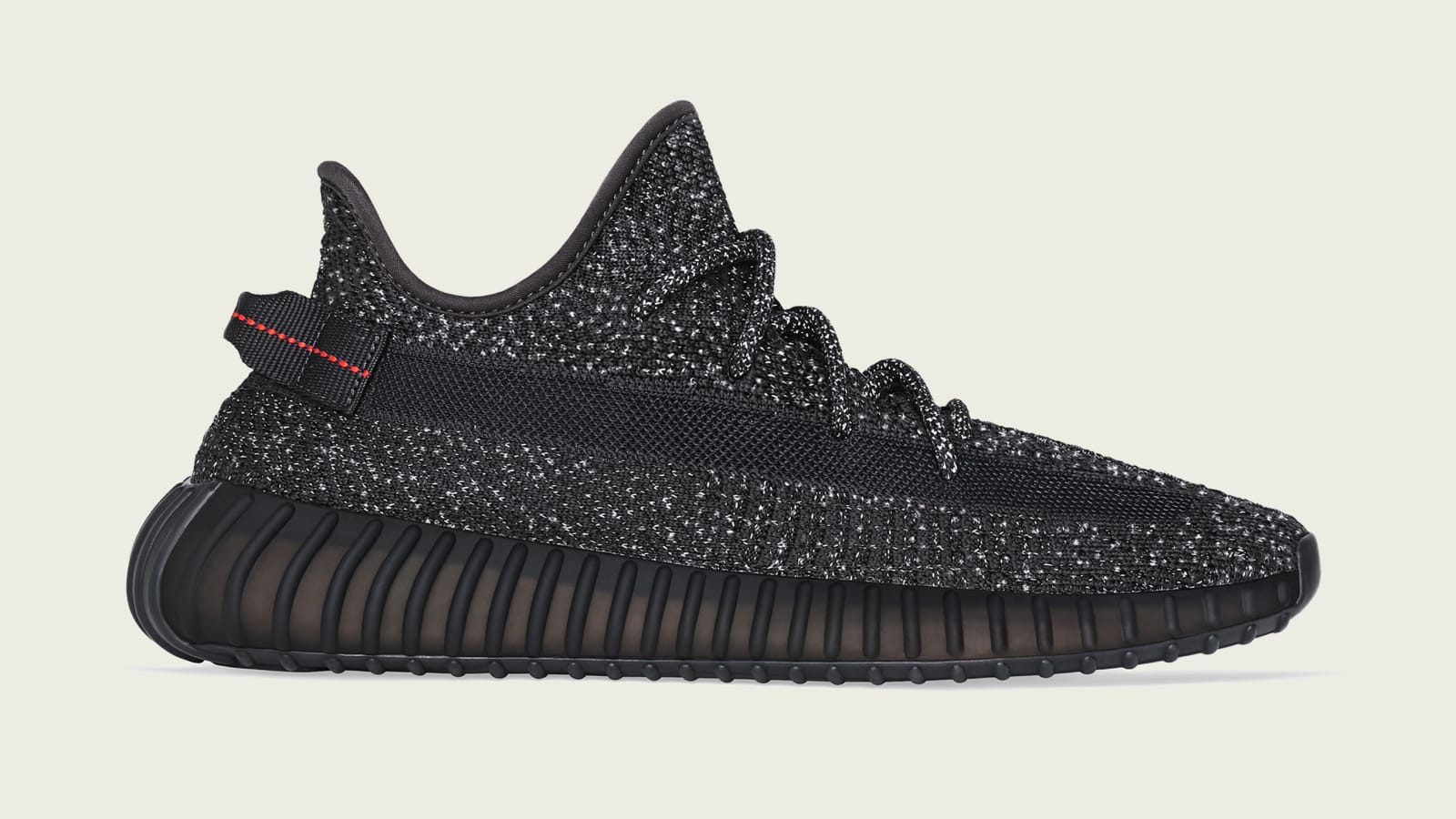Yeezy 350 V2,黑满天星,发售  黑满天星 Yeezy 350 V2 官图释出！想原价入手恐怕难了！