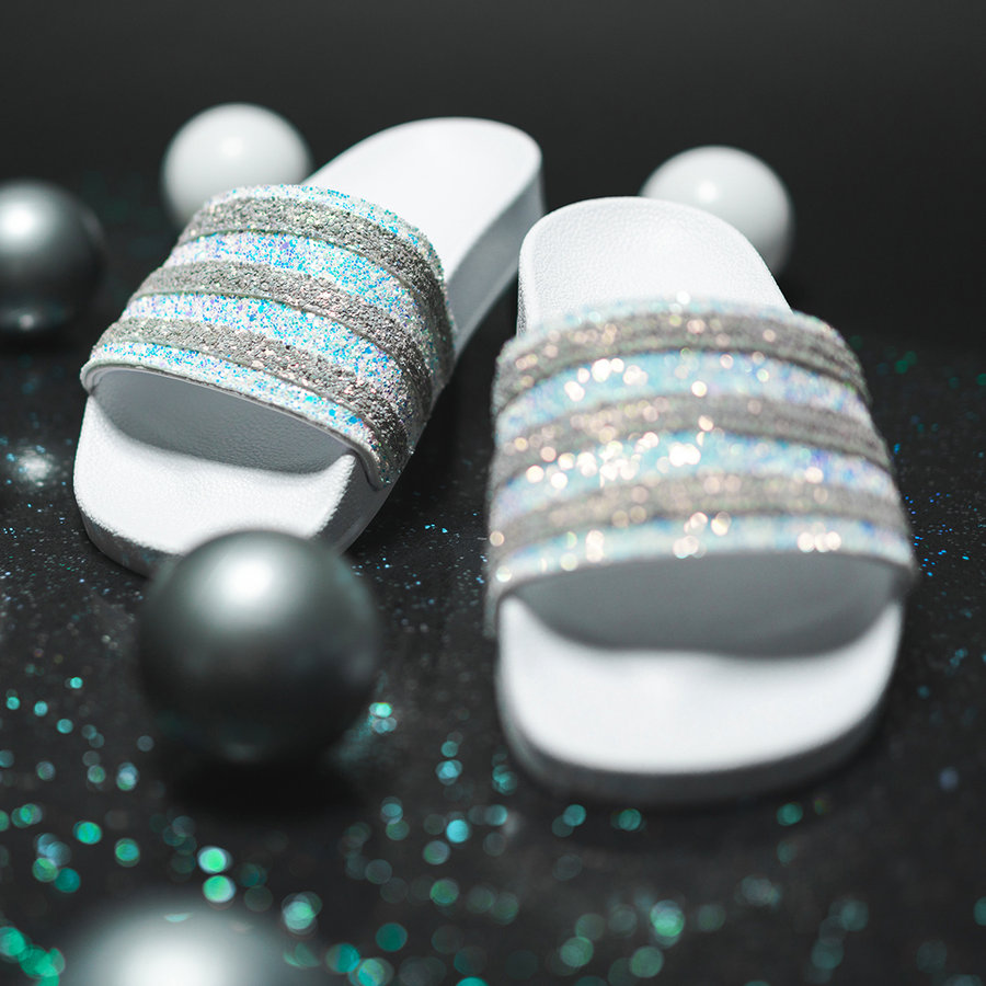 adidas,Adilette,Women,EE4810  万人迷的「水晶拖鞋」来了！adidas Adilette 官网刚刚上架！