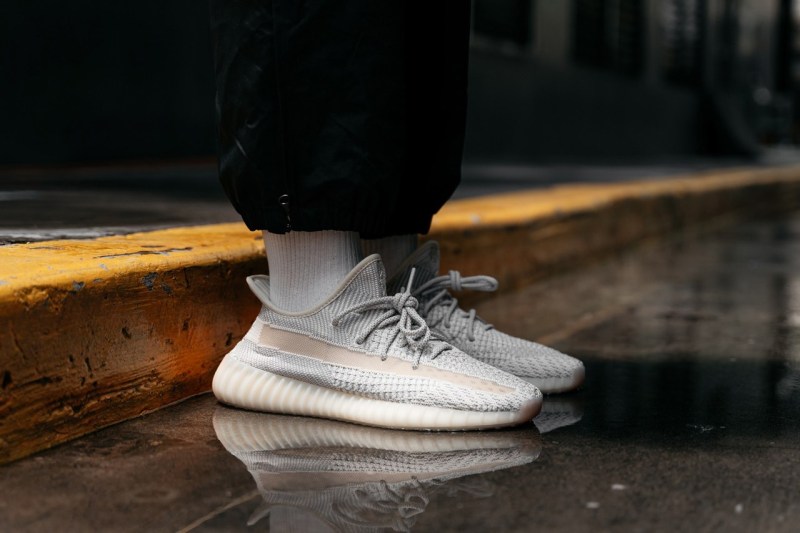 adidas,Yeezy 350 V2,发售,Lundmar  「美洲限定 2.0」Yeezy 350 V2 上脚来了！看完你种草了么？