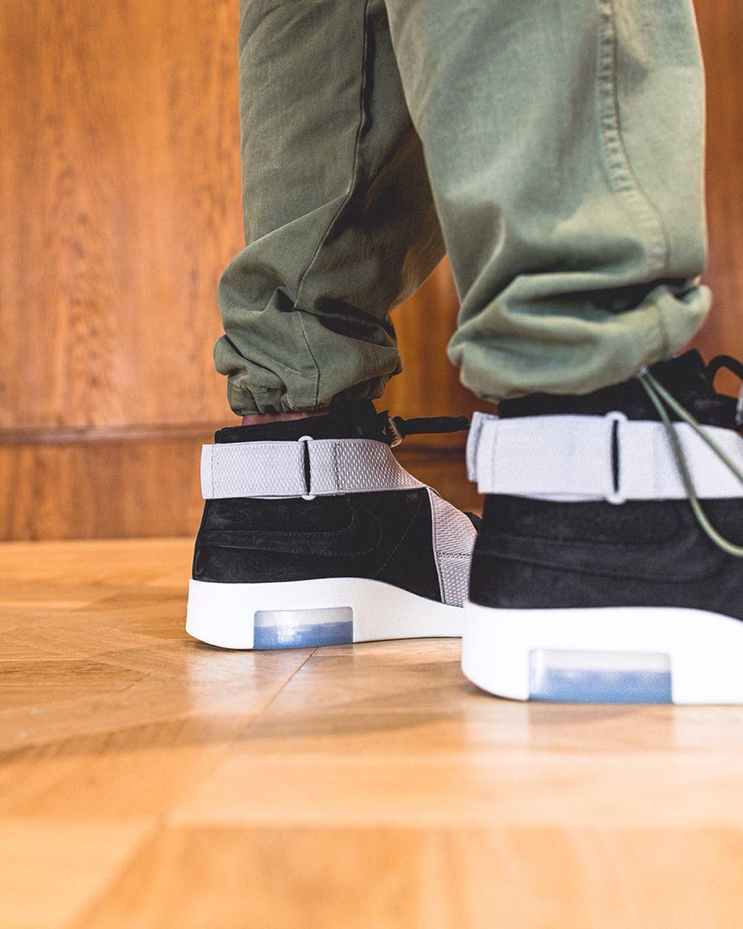 Nike,Fear of God,FOG,Raid  更具层次感的双色鞋身！全新配色 Air Fear of God Raid 上脚欣赏