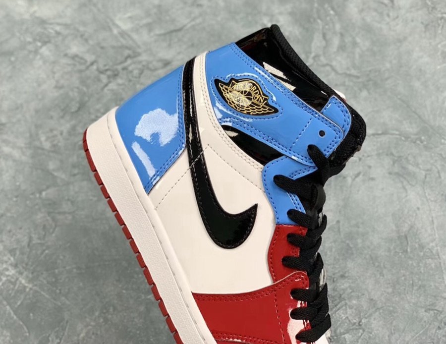Air Jordan 1,CK5666-100,AJ1,发售  芝加哥 + 北卡蓝！这双 Air Jordan 1 新品看着就不便宜！