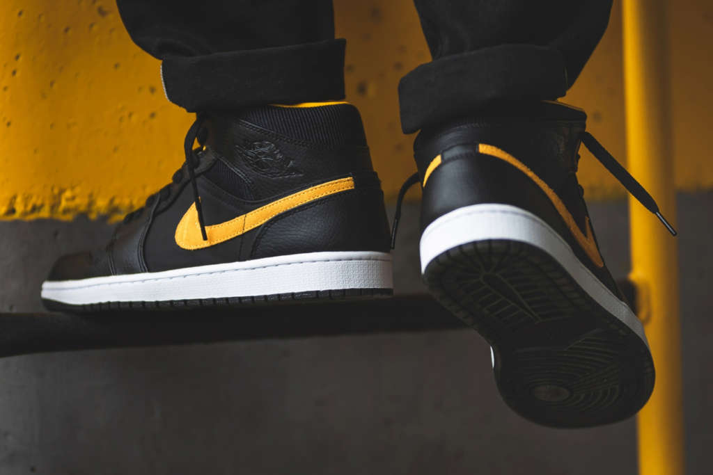AJ1,Air Jordan 1,Air Jordan 1  黑黄 Air Jordan 1 Mid 上脚来了！质感颜值都不错！