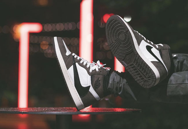Travis Scott,Air Force 1,AF1,发  只惦记反钩 AJ1 Low？Travis Scott 亲晒的 AF1 可别忘了！
