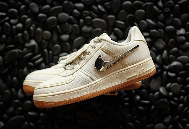 Travis Scott,Air Force 1,AF1,发  只惦记反钩 AJ1 Low？Travis Scott 亲晒的 AF1 可别忘了！