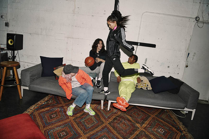 adidas,Originals,OZWEEGO,发售  易烊千玺等众多明星上脚！这双鞋火遍国内外，你还不知道？