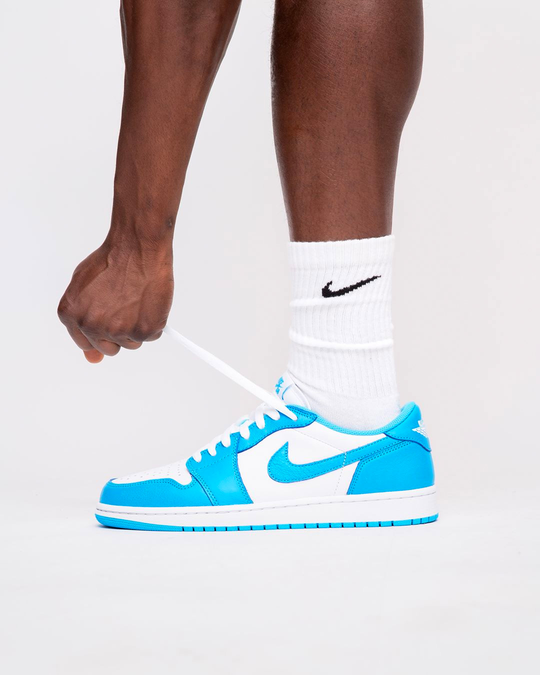 CJ7891-401,AJ1,Air Jordan 1 CJ7891-401 低帮北卡蓝 AJ1 Low 明日发售！上脚实拍图来了！