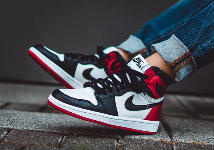 Air Jordan 1,AJ1,CD0461-016,Sa  还有 2 天倒计时！丝绸黑脚趾 Air Jordan 1 上脚真是美！
