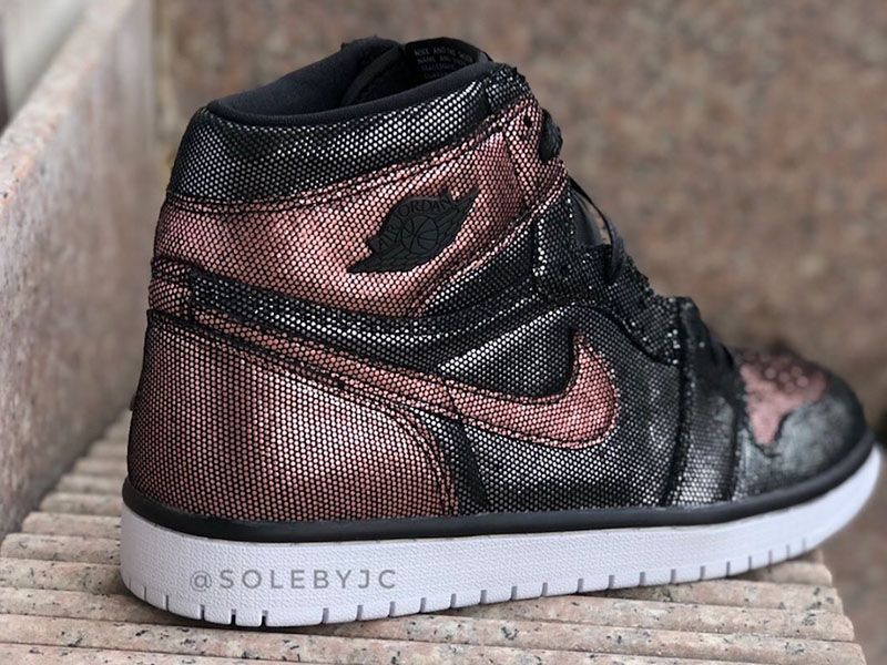 Air Jordan 1 High OG,AJ1,WMNS,  超酷金属质感！玫瑰金 Air Jordan 1 “Fearless” 实物首次曝光！