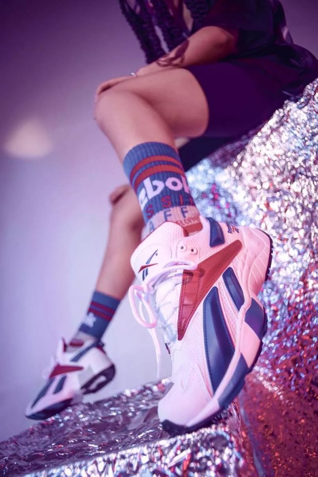 Reebok,Interval  天猫秒售罄！这双「球鞋黄金一代」的 OG 代表作，终于来了！