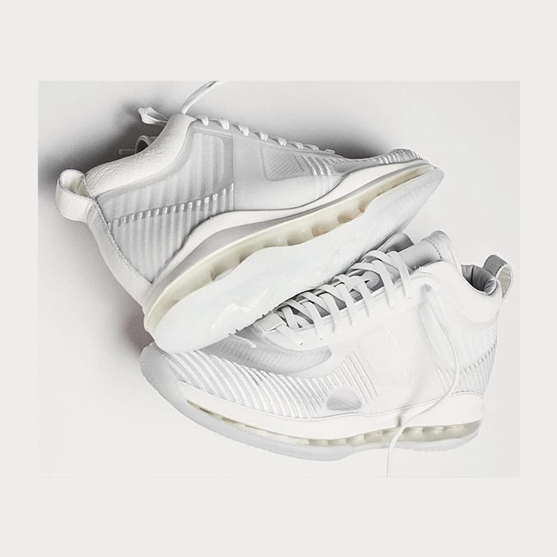 John Elliott,LeBron Icon,LBJ  John Elliott x LeBron Icon 本月国内发售！另有一双 10 月登场！