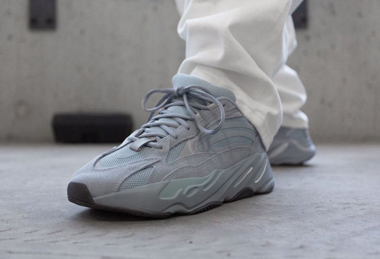adidas,Yeezy,Boost 700 V2,FV84   上脚效果清新脱俗！医院蓝 Yeezy 700 V2 月底即将发售！