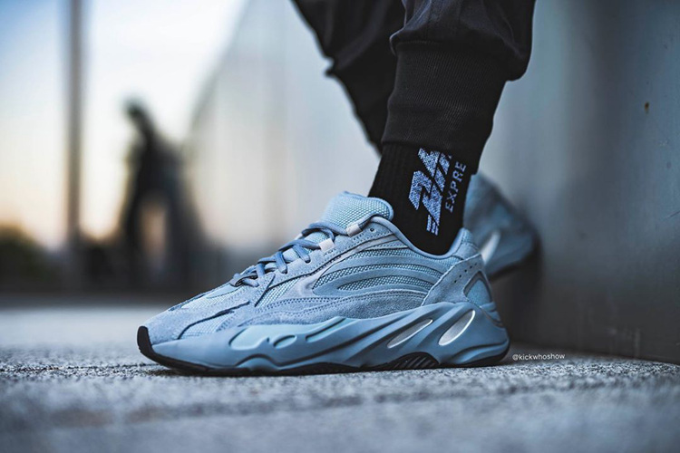 adidas,Yeezy,Boost 700 V2,FV84  治愈系医院蓝配色！全新 Yeezy 700 V2 即将发售！