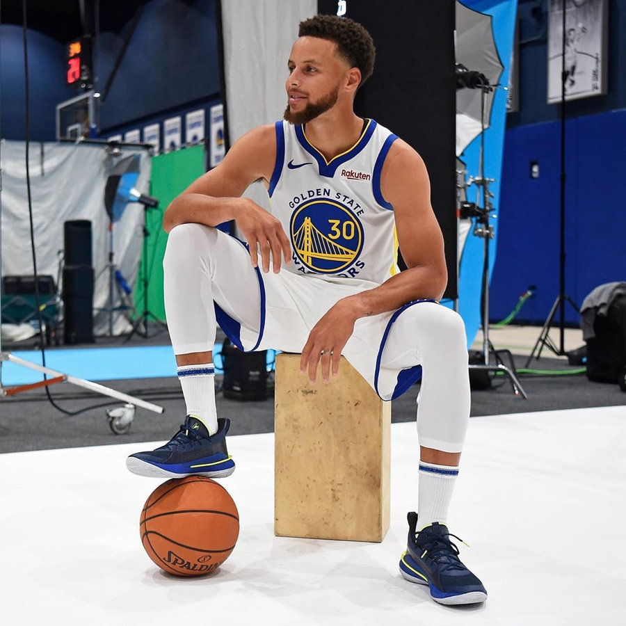 Under Armour,HOVR,Curry 7  除了库里的 Curry 7，还有一双鞋也在媒体日提前曝光！