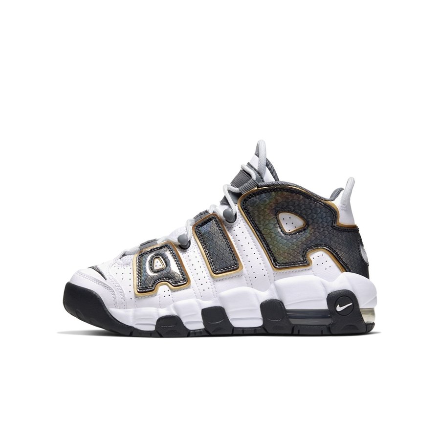 Nike,Air More Uptempo,大 AIR,发售  蛇纹字体还有彩虹反光！这双大 Air 新品与众不同，下月发售！