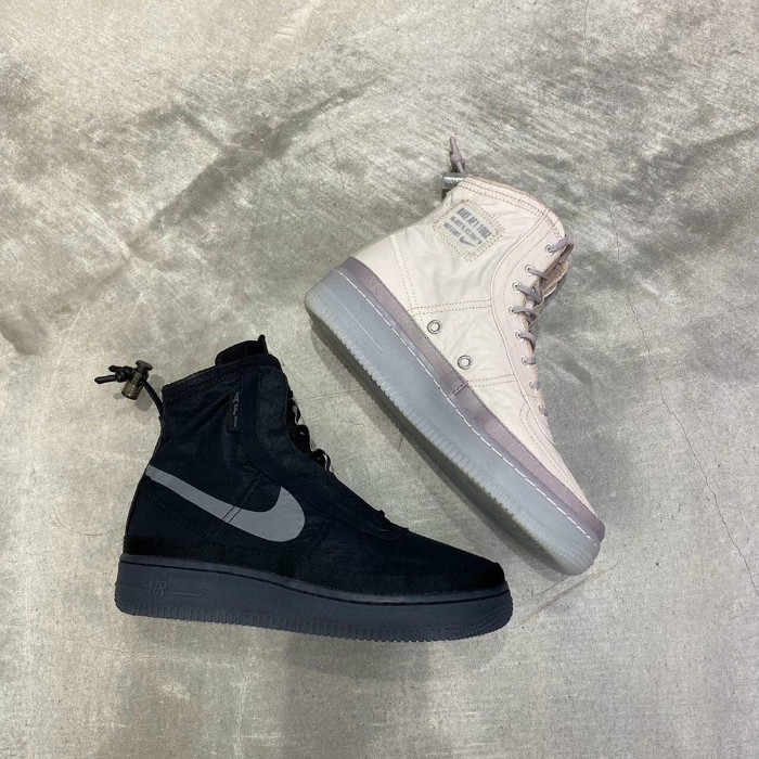 Nike,AF1,Air Force 1 Shell WMN  轻薄鞋身 + 个性锁扣！这两款 Air Force 1 Shell 有点心动！