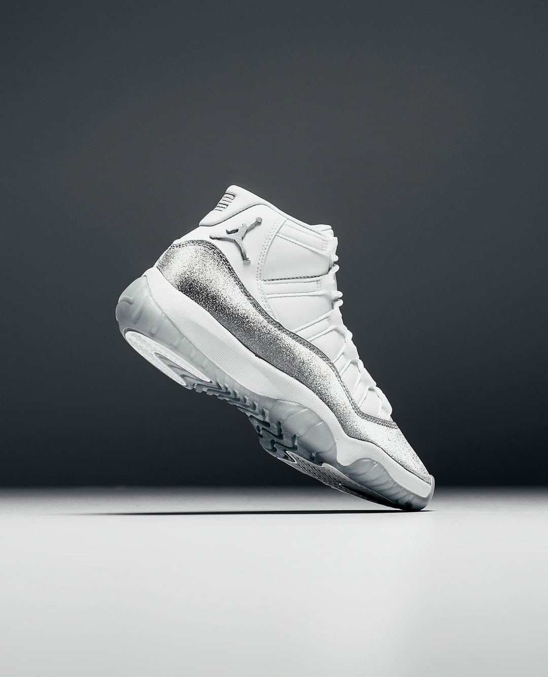 Air Jordan 11 Velvet,AJ,AJ11,W  午夜蓝 + 特殊鞋面！年底发售的 AJ11 最新消息有了！