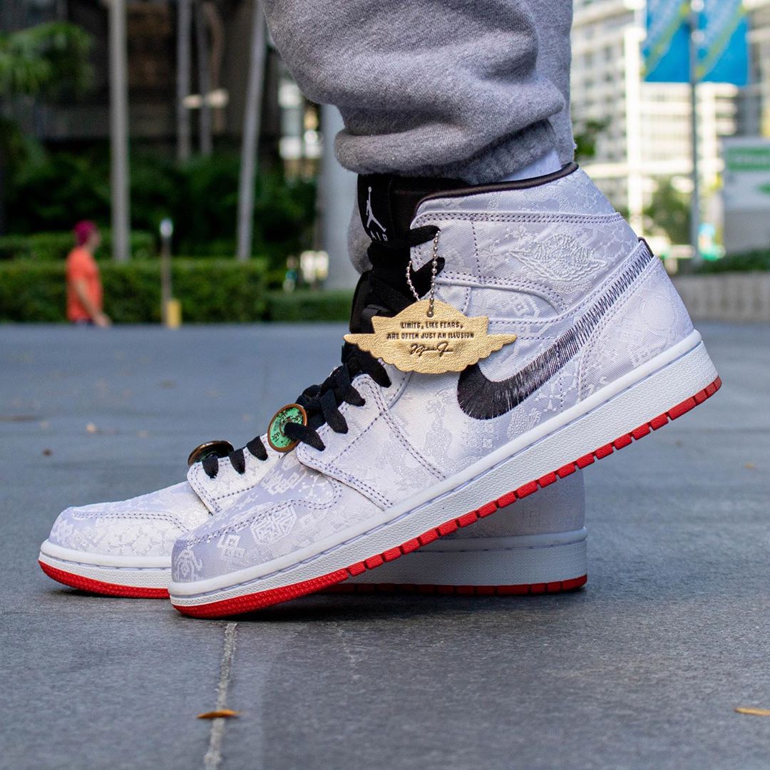 AJ1,Air Jordan 1 Mid,陈冠希,CU280  白丝绸 Air Jordan 1 Mid 上脚香吗？下周六正式发售