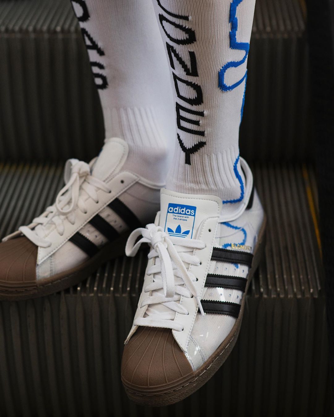 Blondey,adidas,Superstar,发售,上脚  透明贝壳头来了！Blondey x adidas Superstar 本周六发售