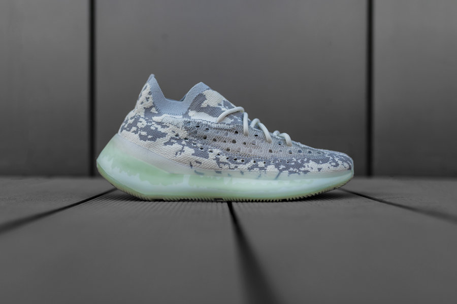 Yeezy 380,  后天发售！Yeezy 380 小编提前上脚！脚感和增高效果都太香了！