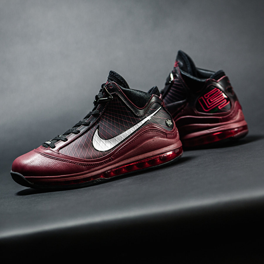 Nike,LeBron 7,Christmas,CU5133  无预警上架！LeBron 7 圣诞配色复刻！明日正式发售！